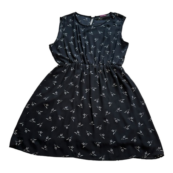 Modcloth | Ixia Sheath Dress Hummingbird Print Sleeveless Elastic Waist Size 2X - Picture 3 of 13